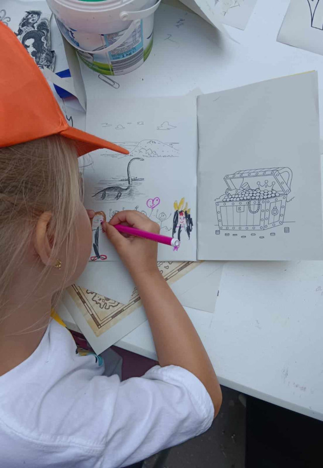 Leto v galérii - deň 4. Lodný denník