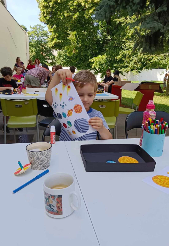 Leto v galérii - deň 1. Slnečná sústava