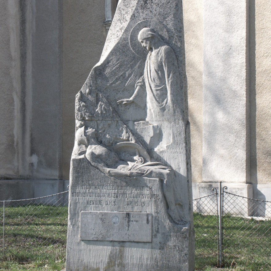 Pomník padlým v 1. svetovej vojne  1914 - 1918 v Suchej nad Parnou