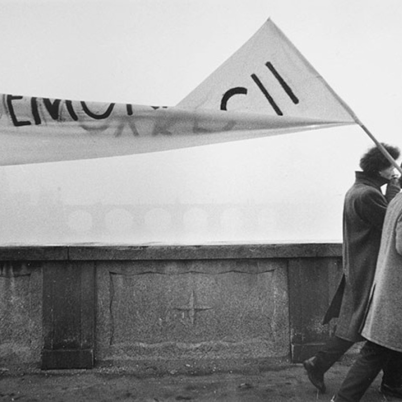 1989 Sametová nežná