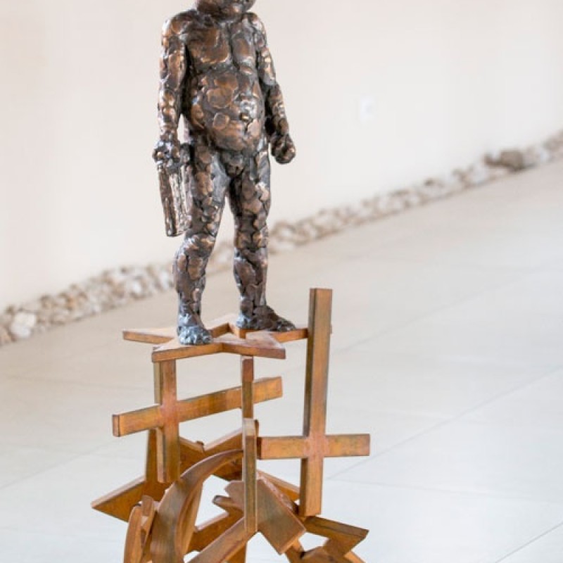 František Bohunický: Chyba výchovy, 2015, bronz, oceľ