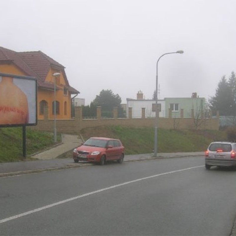 Brno - Líšen, Šimáckova, výjezd smer Macocha, MHD